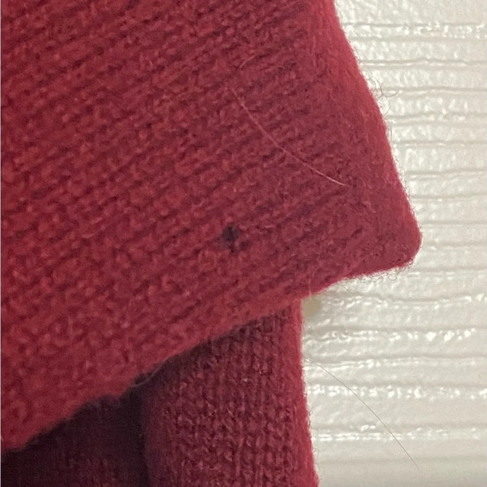 J. CREW Women’s Maroon Sz S Crew Neck Wool Sweater - Small Hole In Arm Pit